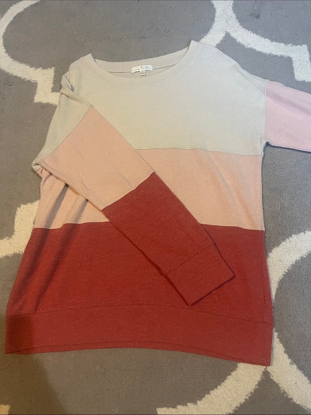nine britton Colorblock Sweater in Cream, Blush, Rust